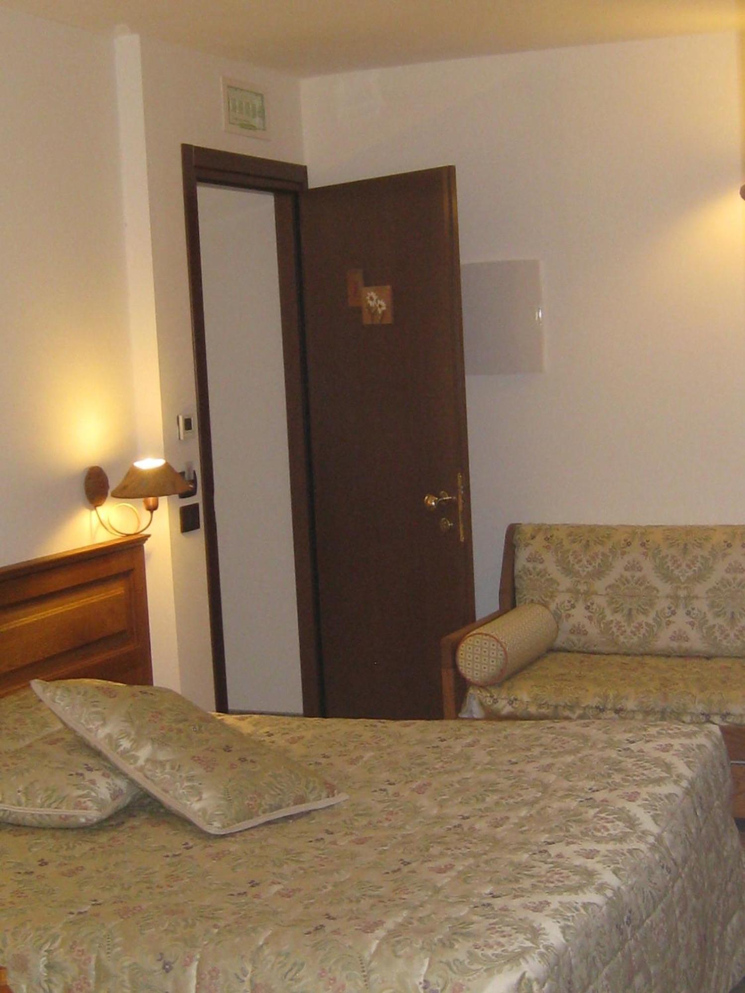 Hotel Villa Plinia プラジェラート エクステリア 写真
